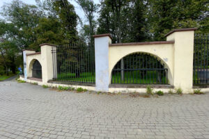 07.10.2024. Kielce. Mur okalający kielecki park miejski im. Stanisława Staszica / Fot. Wiktor Taszłow – Radio Kielce