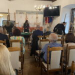 06.10.2024. Sandomierz, BWA. Aukcja dzieł sztuki na rzecz powodzian. / Fot. Grażyna Szlęzak - Radio Kielce