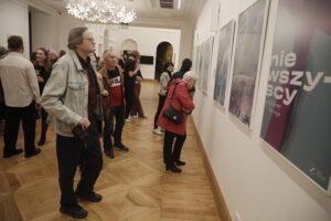 „Premiera studencka” na teatralnej wystawie plakatów - Radio Kielce