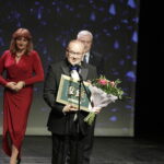 15.10.2024 Kielce. Teatr im Stefana Żeromskiego. Świętokrzyska Nagroda Kultury. Przy mikrofonie Artur Jaroń / Fot. Jarosław Kubalski - Radio Kielce