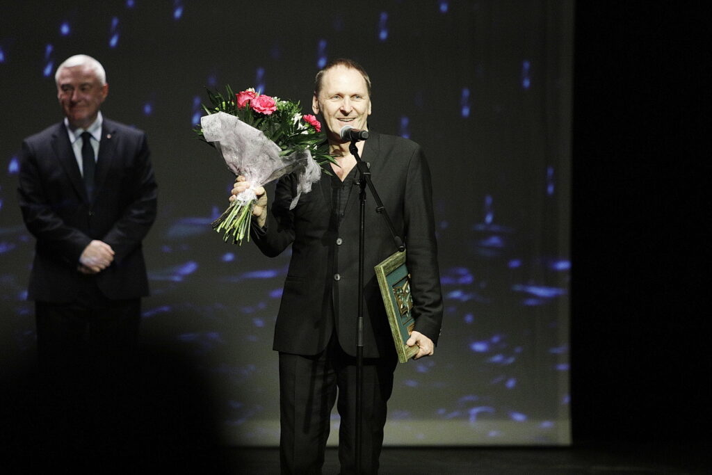 15.10.2024 Kielce. Teatr im Stefana Żeromskiego. Świętokrzyska Nagroda Kultury. Pianista Artur Adam Dutkiewicz / Fot. Jarosław Kubalski - Radio Kielce