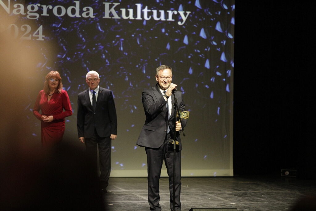 15.10.2024 Kielce. Teatr im Stefana Żeromskiego. Świętokrzyska Nagroda Kultury. Wójt gminy Bieliny Sławomir Kopacz / Fot. Jarosław Kubalski - Radio Kielce