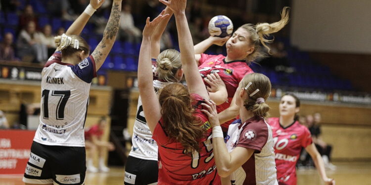 19.10.2024 Kielce. Piłka ręczna kobiet. Mecz Suzuki Korona Handball - Pogoń Szczecin / Fot. Jarosław Kubalski - Radio Kielce