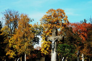 Kielczanie porządkują groby bliskich - Radio Kielce