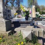 Nagrobek Józefa Bartkiewicza przed renowacją / Fot. Towarzystwo Przyjaciół Ziemi Opatowskiej