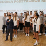 4.10.2024 Kielce. Szkoła Podstawowa nr 22 im. gen. Stanisława Maczka. Spotkanie młodzieży z Karoliną Maczek-Skillen, wnuczką generała Maczka / Fot. Aleksandra Kwaśniewska - Radio Kielce