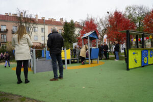 30.10.2024 Kielce. Nowy plac zabaw przy ulicy Zamenhoffa. / Fot. Aleksandra Kwaśniewska - Radio Kielce