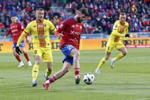 24.11.2024. Częstochowa. Mecz 16. kolejki piłkarskiej Ekstraklasy: Raków Częstochowa - Korona Kielce. / Fot. Waldemar Deska - PAP.