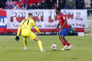 24.11.2024. Częstochowa. Mecz 16. kolejki piłkarskiej Ekstraklasy: Raków Częstochowa - Korona Kielce. / Fot. Waldemar Deska - PAP.