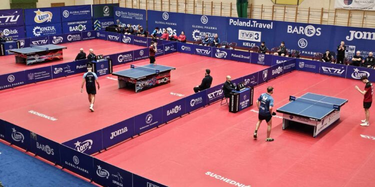 Na zdjęciu Global Pharma Orlicz 1924 Suchedniów. / Fot. Maciej Makuła - Radio Kielce