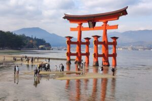 Muzyczne podróże przez świat. Japonia. Miyajima / Fot. Danuta Rasała