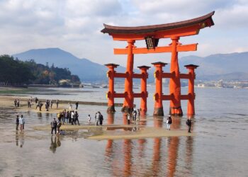 Muzyczne podróże przez świat. Japonia. Miyajima / Fot. Danuta Rasała