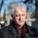 01.11.2024. Kielce. Cmentarz Parafialny "Nowy". Na zdjęciu: Jan Piotrowski - biskup kielecki / Fot. Wiktor Taszłow - Radio Kielce