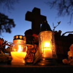 01.11.2024. Kielce. Cmentarz Stary o zachodzie słońca / Fot. Wiktor Taszłow - Radio Kielce