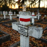 01.11.2024. Kielce. Cmentarz Stary o zachodzie słońca / Fot. Wiktor Taszłow - Radio Kielce