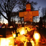 01.11.2024. Kielce. Cmentarz Stary o zachodzie słońca / Fot. Wiktor Taszłow - Radio Kielce