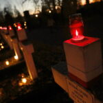 01.11.2024. Kielce. Cmentarz Stary o zachodzie słońca / Fot. Wiktor Taszłow - Radio Kielce