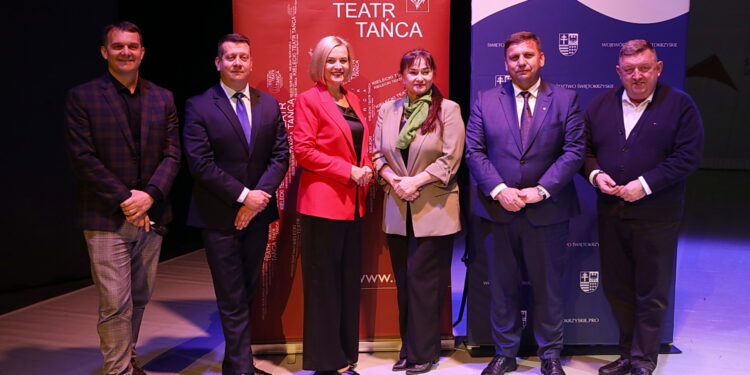 05.11.2024. Kielce. Konferencja prasowa poświęcona organizacji w Kieleckim Teatrze Tańca międzynarodowego konkursu tańca w randze Mistrzostw Świata / Fot. Wiktor Taszłow - Radio Kielce