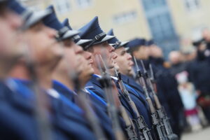 7.11.2024. Kielce. Uroczystość ślubowanie policjantów / Fot. Wiktor Taszłow – Radio Kielce