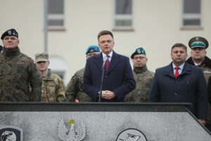 13.11.2024. Kielce. Uroczyste przekazanie Flagi Rzeczpospolitej Polskiej przez Marszałka Sejmu / Fot. Wiktor Taszłow - Radio Kielce