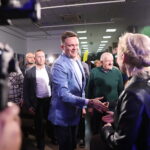 13.11.2024. Jędrzejów. Spotkanie Szymona Hołowni z mieszkańcami / Fot. Wiktor Taszłow - Radio Kielce