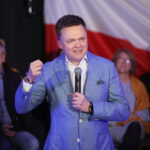 13.11.2024. Jędrzejów. Spotkanie Szymona Hołowni z mieszkańcami / Fot. Wiktor Taszłow - Radio Kielce