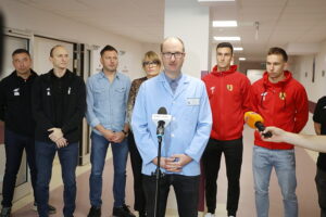 Piłkarze Korony Kielce zachęcają do badań profilaktycznych - Radio Kielce