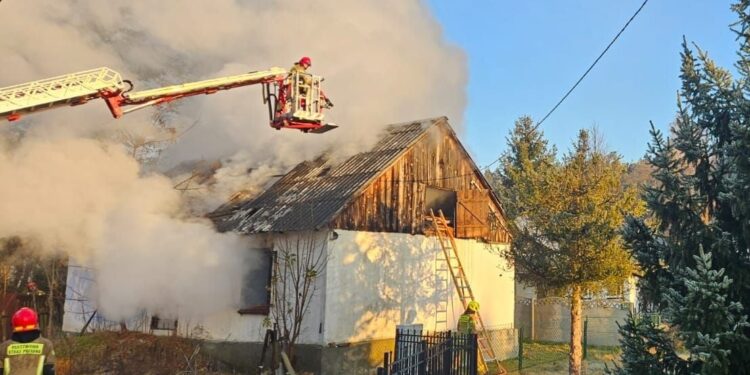 Tragiczny pożar w powiecie jędrzejowskim