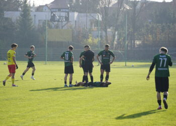 16.11.2024 III liga. Star Starachowice - Korona Kielce / Fot. Adrian Karwat - Radio Kielce