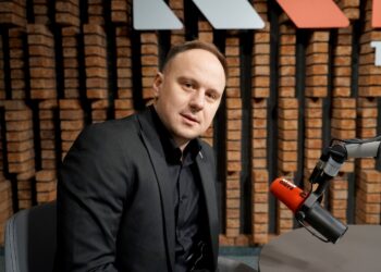 28.11.2024. Radio Kielce. Rozmowa Dnia. Na zdjęciu: Piotr Krampikowski, dyrektor kieleckiego oddziału GDDKiA / Fot. Piotr Kwaśniewski - Radio Kielce