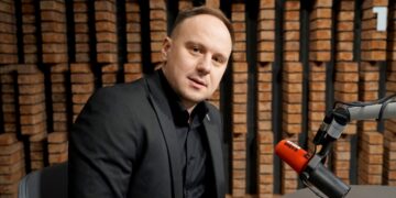 28.11.2024. Radio Kielce. Rozmowa Dnia. Na zdjęciu: Piotr Krampikowski, dyrektor kieleckiego oddziału GDDKiA / Fot. Piotr Kwaśniewski - Radio Kielce