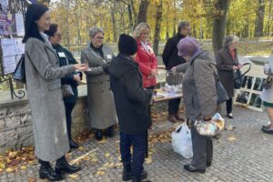 01.11.2024. Sandomierz. Kwesta na rzecz ratowania zabytkowych nagrobków / Fot. Grażyna Szlęzak - Radio Kielce