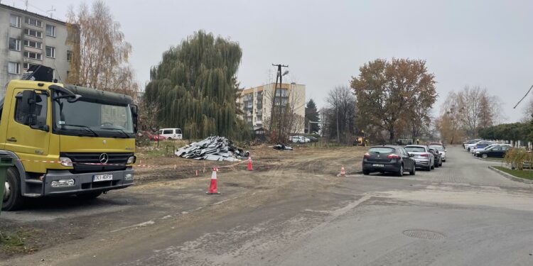 12.11.2024 Sandomierz. Budowa parkingu / Fot. Grażyna Szlęzak - Radio Kielce