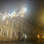 W Sandomierzu pojawiły się już pierwsze świąteczne dekoracje - Radio Kielce W Sandomierzu pojawiły się już pierwsze świąteczne dekoracje - Radio Kielce