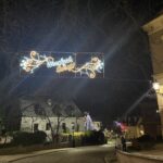 W Sandomierzu pojawiły się już pierwsze świąteczne dekoracje - Radio Kielce W Sandomierzu pojawiły się już pierwsze świąteczne dekoracje - Radio Kielce