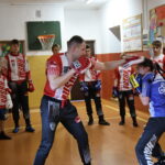 29.11.2024. Korzecko. Publiczna Szkoła Podstawowa w Korzecku. Pokazowy trening z Danielem Adamcem / Fot. Organizator