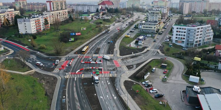 26.11.2024. Kielce. Skrzyżowanie ulic Warszawskiej, Orkana, Zapolskiej, Jaworskiego / Fot. Jarosław Kubalski - Radio Kielce