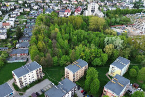 Kielce. Miejsce, gdzie ma powstać park Mikrolas Czarnowski / Fot. Wiktor Pytlak - KO