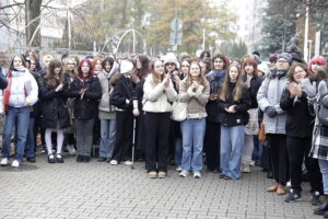 Kielce. Plastyk Śpiewanie pieśni patriotycznych - Radio Kielce