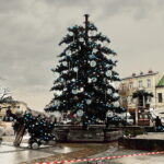 Choinka w tym roku większa i piękniejsza - Radio Kielce