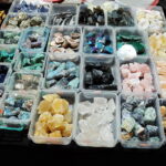 Niezwykłe kamienie na kieleckiej giełdzie minerałów - Radio Kielce