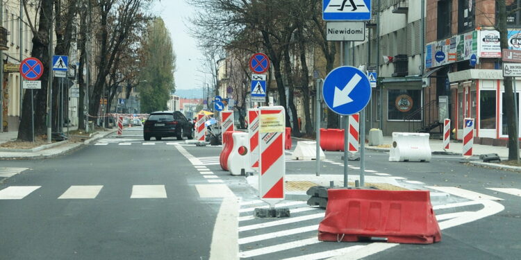 Paderewskiego pojedziemy po staremu. Zmiany na Głowackiego