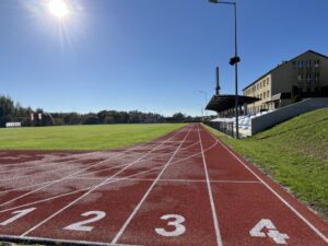 Nowy stadion sportowy chlubą mieszkańców Bielin - Radio Kielce