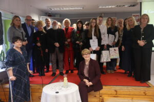 18.11.2024. Suchedniów, Spotkanie uczniów z prof. Jerzym Bralczykiem. / Fot. Anna Głąb - Radio Kielce