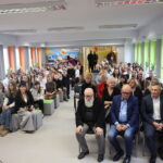 18.11.2024. Suchedniów, Spotkanie uczniów z prof. Jerzym Bralczykiem. / Fot. Anna Głąb - Radio Kielce