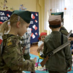 8.11.2024 Kielce. Uroczysta akademia z okazji Święta Niepodległości w PS nr 3 im Robinsona Crusoe w Kielcach. / Fot. Aleksandra Kwaśniewska - Radio Kielce