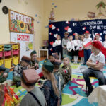 8.11.2024 Kielce. Uroczysta akademia z okazji Święta Niepodległości w PS nr 3 im Robinsona Crusoe w Kielcach. / Fot. Aleksandra Kwaśniewska - Radio Kielce