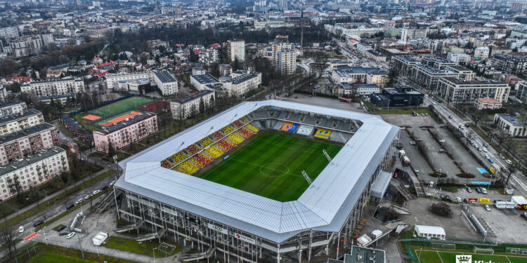 Kielce. Wyremontowany dach Stadionu Miejskiego przy ulicy Ściegiennego / Fot. www.kielce.eu