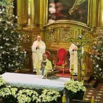 25.12.2024 Kielce. Bazylika katedralna. Pasterka. Biskup Jan Piotrowski / Fot. Marlena Płaska - Radio Kielce