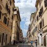 Muzyczne podróże przez świat. Włochy. Rzym. Dom przy Via del Babuino z tablicą poświęconą Juliuszowi Słowackiemu (z lewej) / Fot. Paweł Grzesik